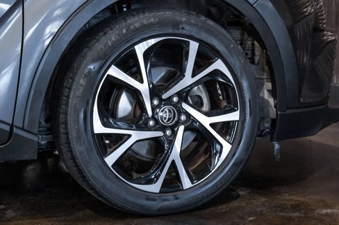 Used 2018 Toyota C-HR XLE image 56