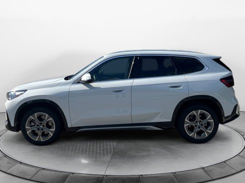 Certified 2025 BMW X1 xDrive28i w/ Technology Package image 4