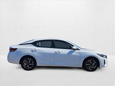 Used 2024 Nissan Sentra SV image 4