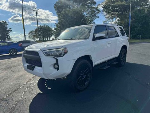 Used 2015 Toyota 4Runner SR5 Premium image 1