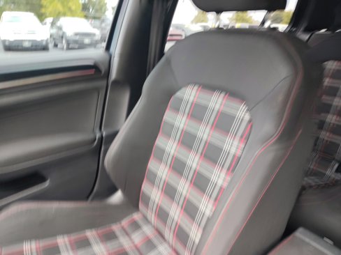 Used 2015 Volkswagen GTI S image 10