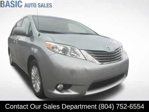 Used 2014 Toyota Sienna XLE image 3