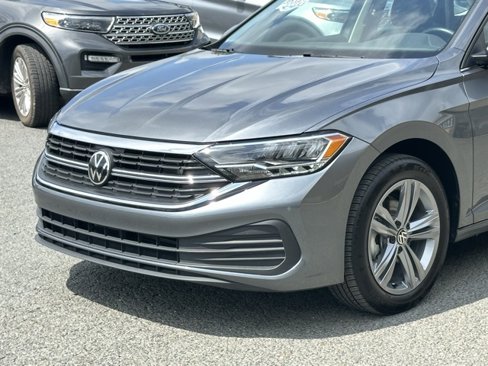 Used 2024 Volkswagen Jetta SE image 31