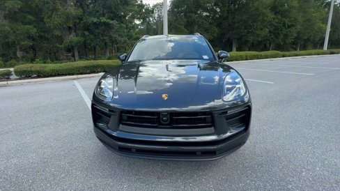 New 2025 Porsche Macan image 3