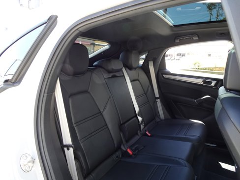 Used 2023 Porsche Cayenne Platinum Edition image 23