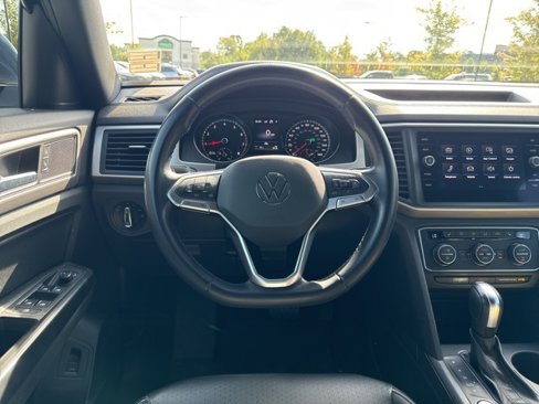 Used 2020 Volkswagen Atlas Cross Sport SE w/ Panoramic Sunroof Package image 11