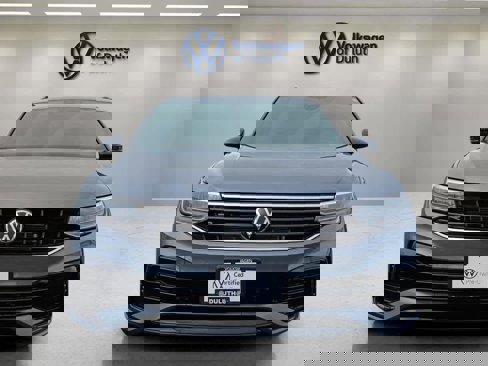 Certified 2022 Volkswagen Tiguan SE R-Line image 8