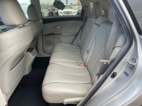 Used 2012 Toyota Venza XLE image 11