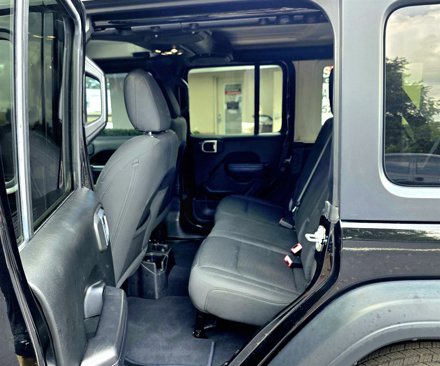Used 2020 Jeep Wrangler Unlimited Sport S image 30