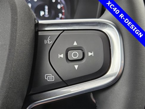 Used 2022 Volvo XC40 T5 R-Design w/ Advanced Package image 29