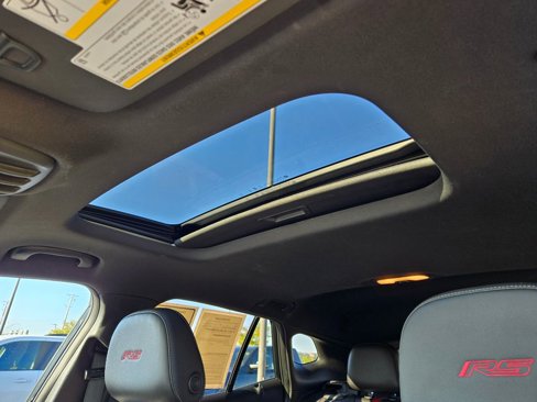 Used 2025 Chevrolet Trax RS w/ Sunroof Package image 23
