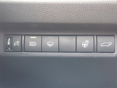 Used 2022 Toyota RAV4 XLE image 22