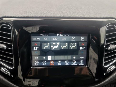 Used 2020 Jeep Compass Latitude image 23