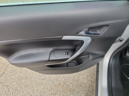 Used 2017 Buick Regal Sport Touring image 10