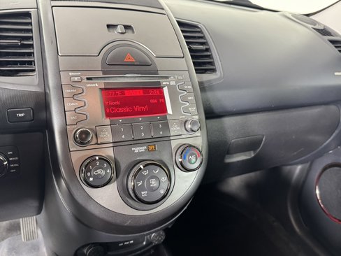 Used 2010 Kia Soul + w/ Audio Pkg image 18