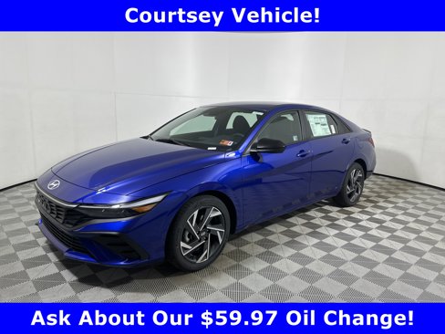 Used 2025 Hyundai Elantra Sport image 3