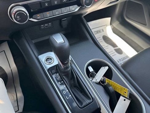 Used 2022 Nissan Altima 2.5 SV image 11