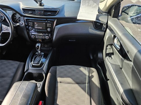 Used 2018 Nissan Rogue Sport SV w/ SV All-Weather Package image 14