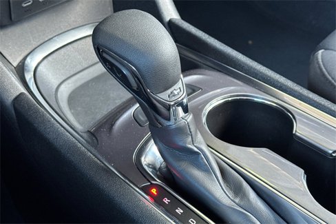 Used 2022 Chevrolet Malibu LT image 32