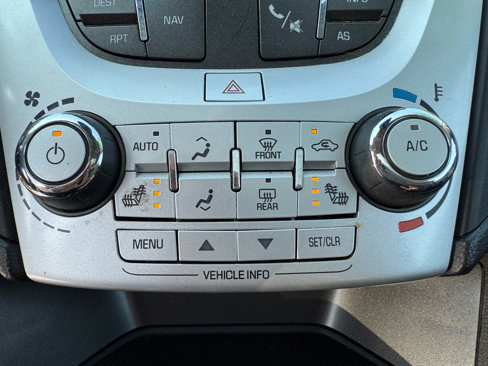 Used 2017 Chevrolet Equinox LT image 19