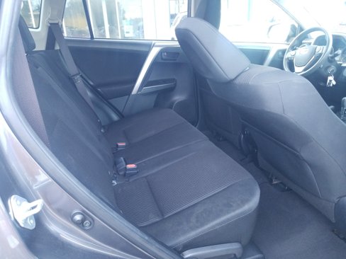 Used 2017 Toyota RAV4 LE image 15