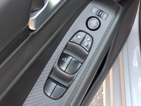 Used 2024 Nissan Altima 2.5 SV image 16