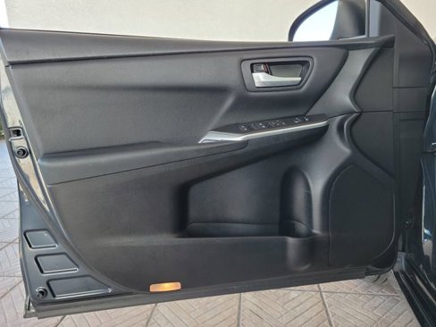 Used 2017 Toyota Camry SE image 13