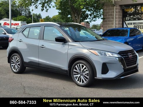 Used 2022 Nissan Kicks SV image 7