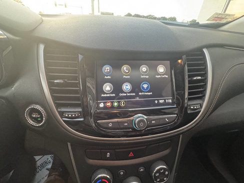 Used 2018 Chevrolet Trax LT w/ LT Convenience Package image 12