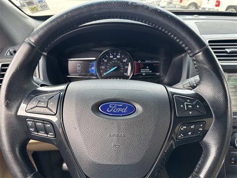 Used 2016 Ford Explorer XLT w/ Equipment Group 202A image 26