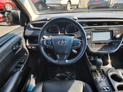 Used 2015 Toyota Avalon XLE Premium image 10