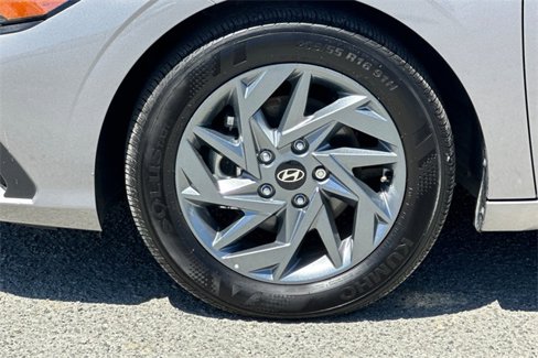 Used 2024 Hyundai Elantra SEL image 29