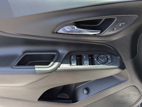 Used 2019 Chevrolet Equinox LT w/ Driver Convenience Package image 18