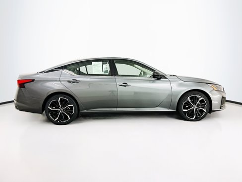 Used 2023 Nissan Altima 2.5 SR image 10