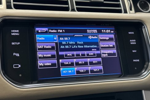 Used 2013 Land Rover Range Rover HSE image 24