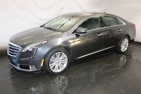 Used 2018 Cadillac XTS Luxury image 2