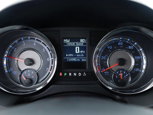 Used 2016 Chrysler Town & Country Touring image 34