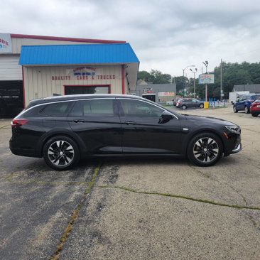 Used 2019 Buick Regal Preferred w/ Sights and Sounds Package image 4