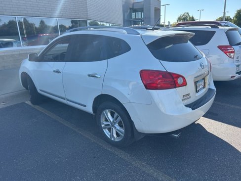 Used 2012 Nissan Rogue SV w/ Premium Pkg image 4