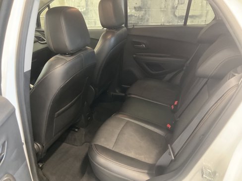 Used 2019 Chevrolet Trax LT w/ LT Convenience Package image 22