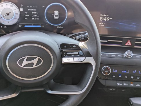 Used 2024 Hyundai Elantra SEL image 23