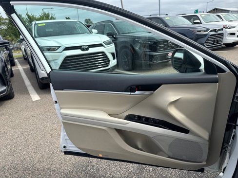 Used 2019 Toyota Camry LE image 34