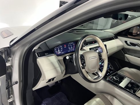 Used 2018 Land Rover Range Rover Velar R-Dynamic HSE image 20