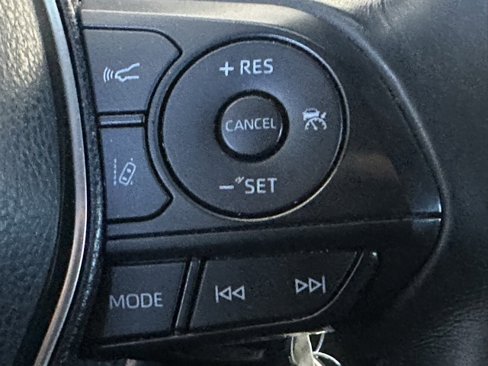 Used 2018 Toyota Camry SE image 13