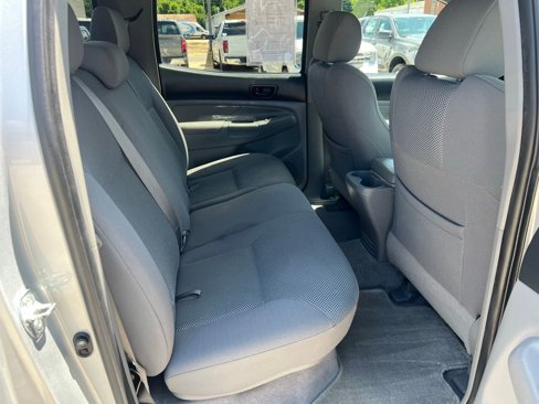Used 2006 Toyota Tacoma PreRunner image 16