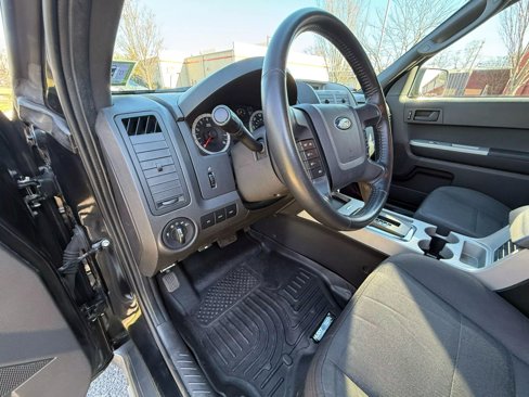Used 2011 Ford Escape XLT image 11