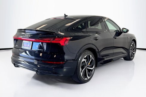 Used 2023 Audi e-tron Premium Plus w/ Premium Plus Package image 5