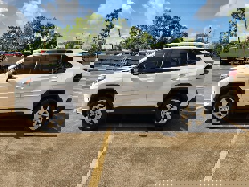 Used 2023 Toyota RAV4 LE image 5