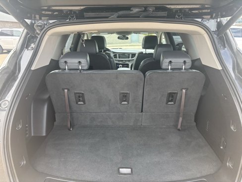 Used 2019 Buick Enclave Essence w/ LPO, Luxury Package image 11