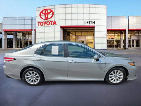 Used 2019 Toyota Camry LE image 4